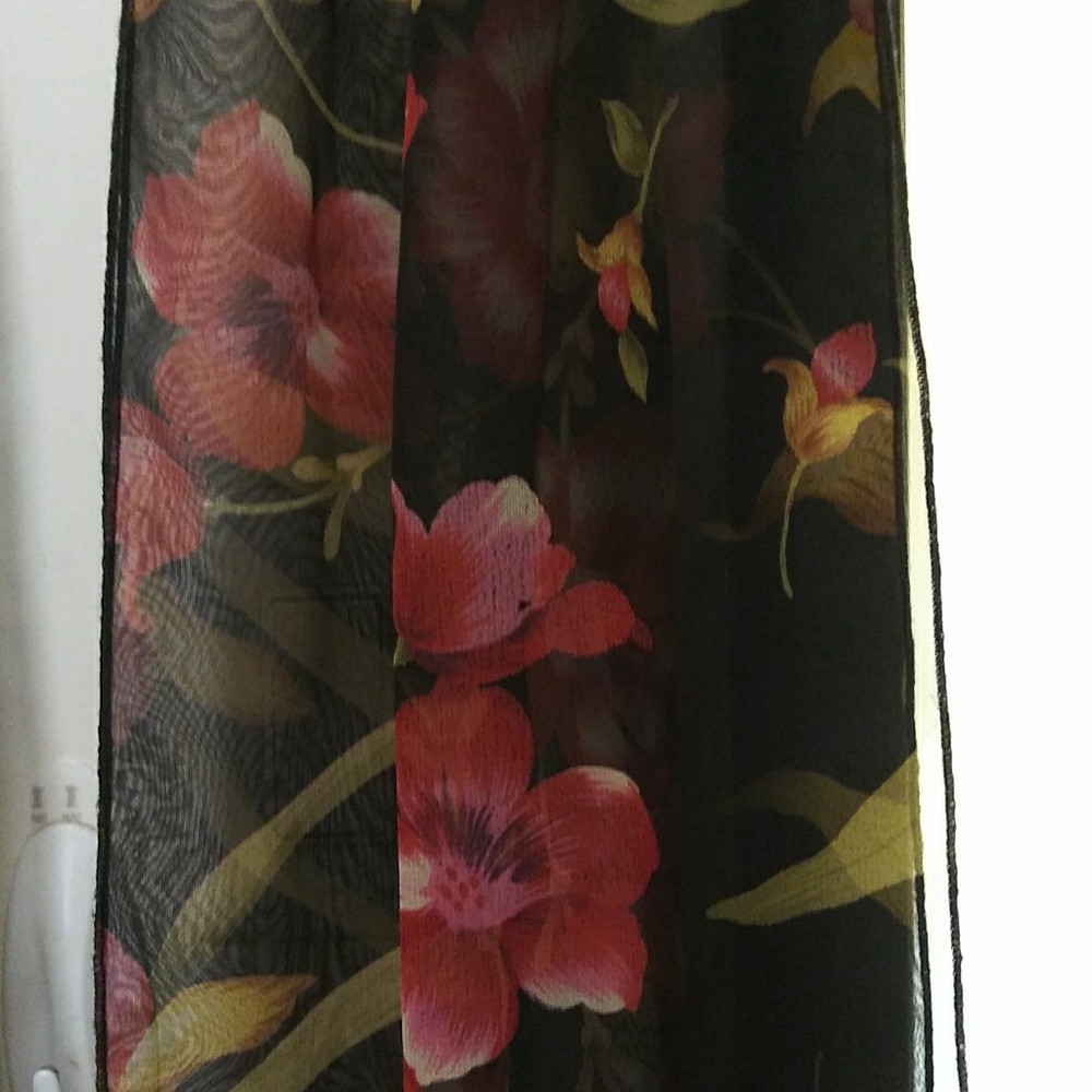 Two scarfs - Picture 3 of 3